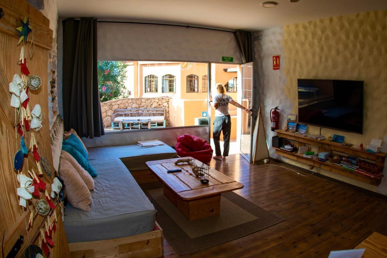Wellenkind Surfschool Hostel La Pared  Exterior photo